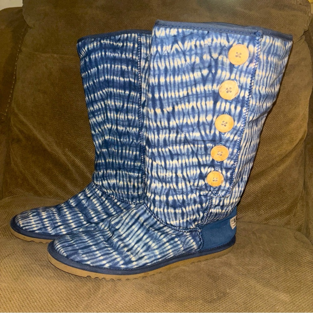 UGG Blue Side Button Pull-on Tall Lightweight Fashion Boots - Women's Size 8